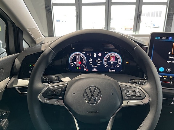 Volkswagen Golf VIII 11 of 18