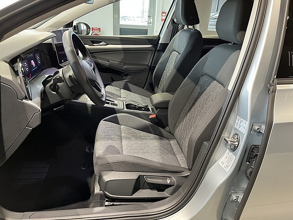 Volkswagen Golf VIII 9 of 18