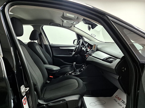 BMW 218 24 of 28