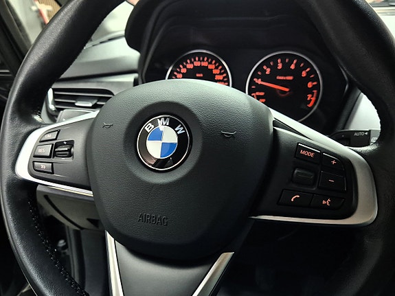 BMW 218 16 of 28