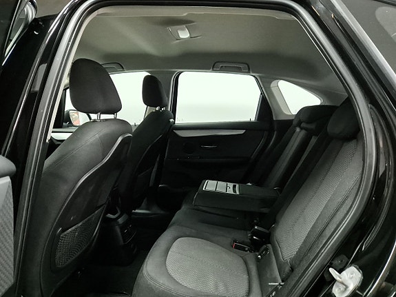 BMW 218 26 of 28