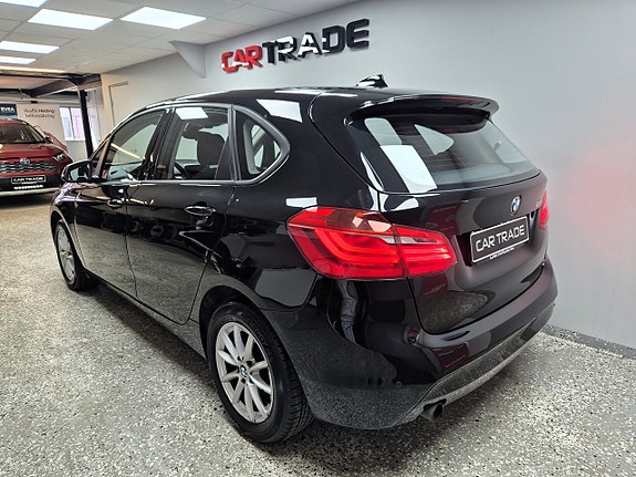 BMW 218 4 of 28