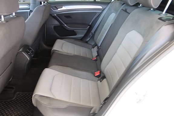 Volkswagen Golf VII 9 of 11