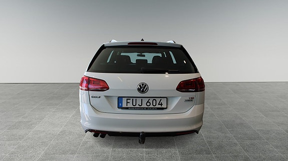 Volkswagen Golf VII 11 of 11