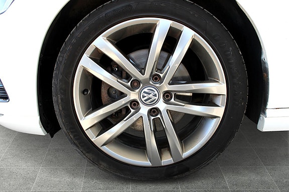 Volkswagen Golf VII 10 of 11