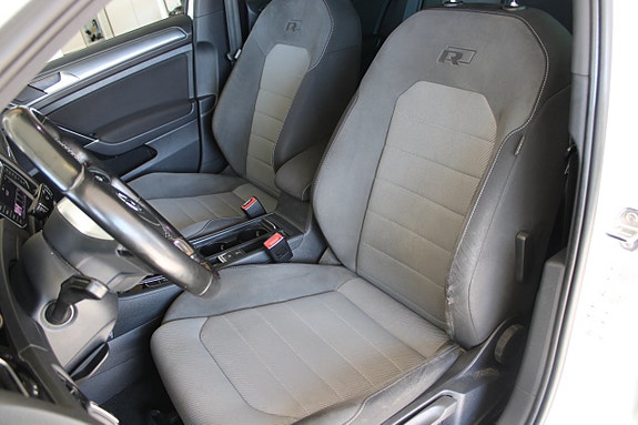 Volkswagen Golf VII 5 of 11