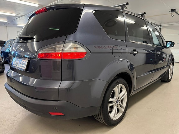 Ford S-MAX 9 of 27