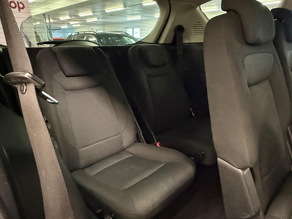 Ford S-MAX 17 of 27
