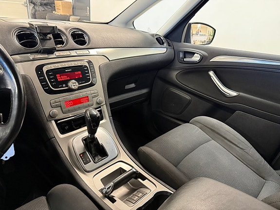 Ford S-MAX 22 of 27
