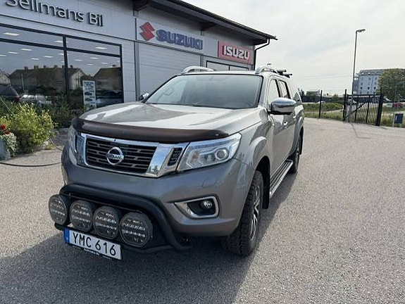 Nissan Navara 2 of 8