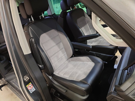 Volkswagen Multivan 11 of 21