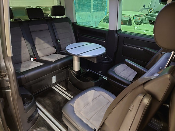 Volkswagen Multivan 14 of 21