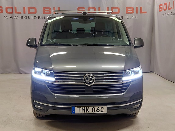 Volkswagen Multivan 2 of 21