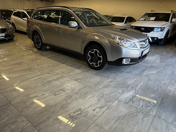 Subaru Outback 2 of 5
