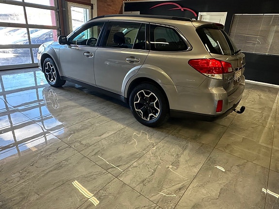 Subaru Outback 4 of 5