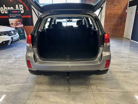 Subaru Outback 13 of 19