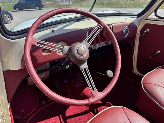 Morris Minor 12 of 25