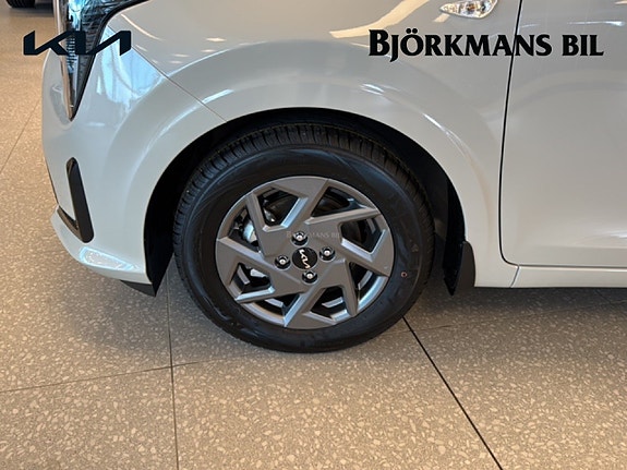 Kia Picanto 19 of 19