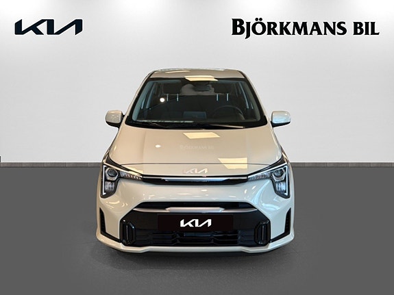 Kia Picanto 2 of 19
