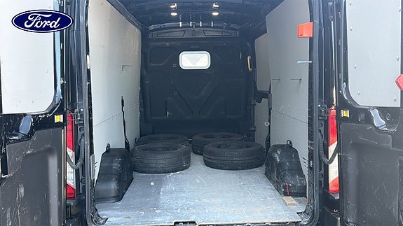 Ford Transit 10 of 12