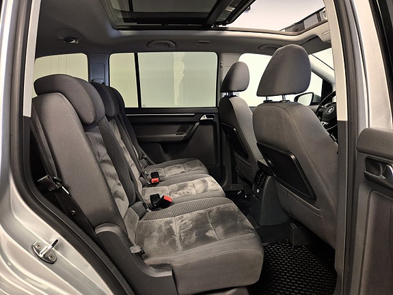 Volkswagen Touran 26 of 29