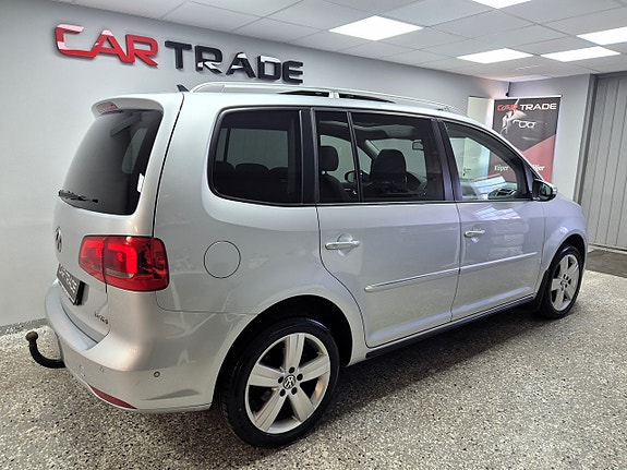 Volkswagen Touran 5 of 5