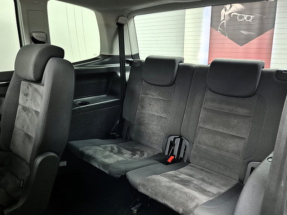 Volkswagen Touran 27 of 29