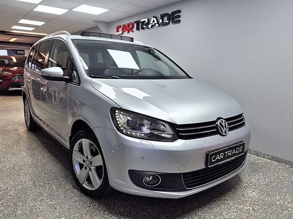 Volkswagen Touran 3 of 5