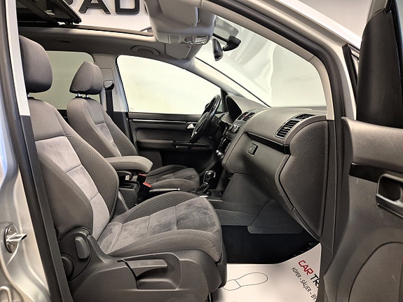 Volkswagen Touran 23 of 29