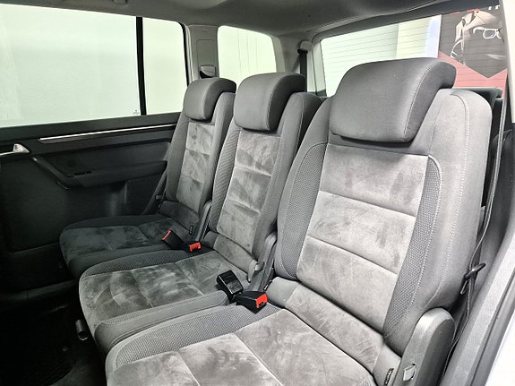 Volkswagen Touran 25 of 29