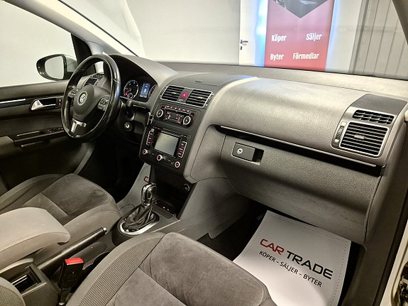Volkswagen Touran 22 of 29