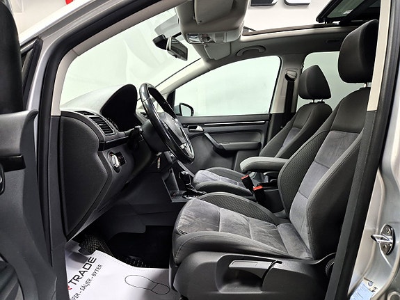Volkswagen Touran 10 of 29