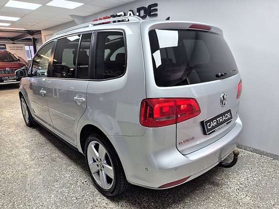 Volkswagen Touran 4 of 5