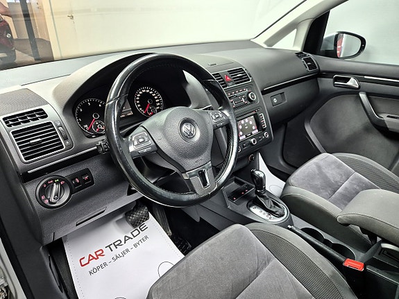 Volkswagen Touran 13 of 29