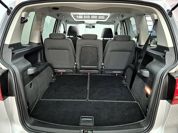 Volkswagen Touran 7 of 29