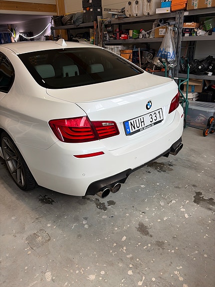 BMW M5 2 of 5