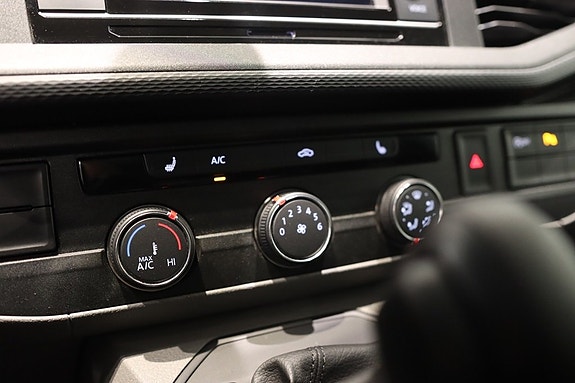 Volkswagen Transporter 13 of 16