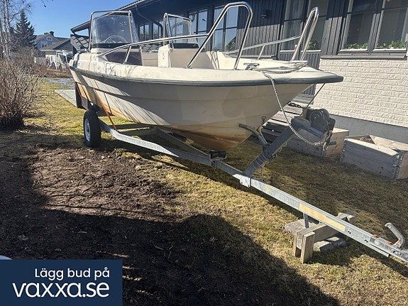 Båt Uttern 5105 med Yamaha 85hk och upptagningsvagn.