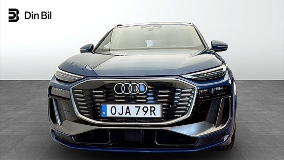 Audi Q6 e-tron 4 of 5