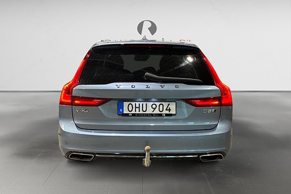 Volvo V90 6 of 17
