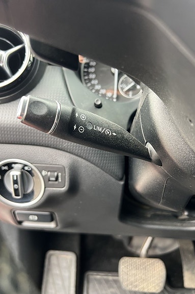 Mercedes-Benz A200 10 of 15