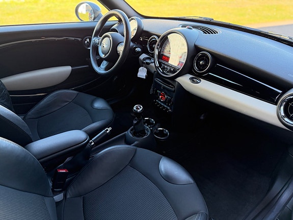 MINI Coupé Cooper S 11 of 14