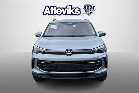 Volkswagen Tiguan 2 of 19