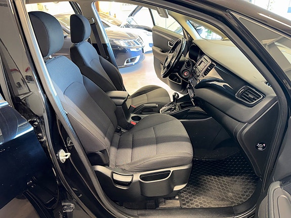 Kia Carens 15 of 21