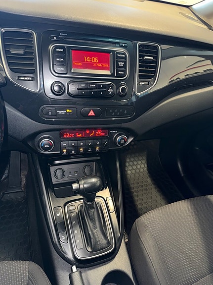 Kia Carens 12 of 21