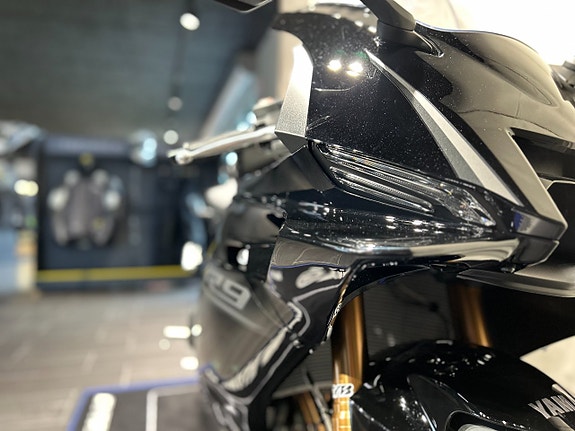 Yamaha YZF-R9 / Tech Black / Beställ idag! 12 of 19