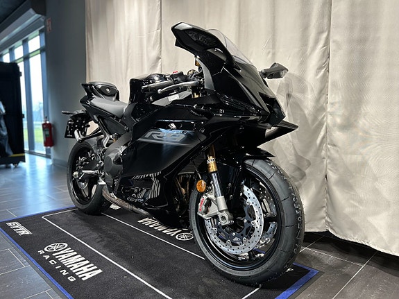 Yamaha YZF-R9 / Tech Black / Beställ idag! 3 of 19