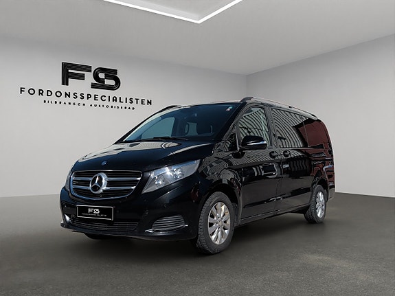 Mercedes-Benz V220 8 of 28