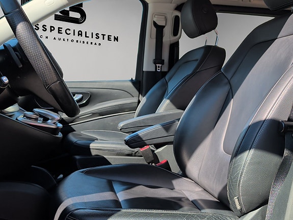 Mercedes-Benz V220 16 of 28