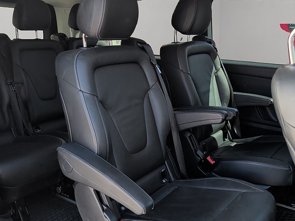 Mercedes-Benz V220 12 of 28